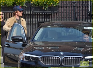 michael-fassbender-alicia-vikander-head-out-for-the-day-in-dublin-07.thumb.jpeg.41ec2c7bd3b4d04581c6e3e487549f7c.jpeg