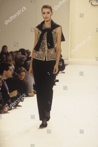 oscar-de-la-renta-fall-1996-show-new-york-shutterstock-editorial-6906798m.jpg