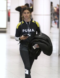 sara-sampaio-aat-airport-in-montreal-04-26-2019-6.jpg