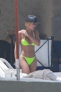 sofia-richie-in-neon-bikini-in-cabo-san-lucas-04-21-2019-3.jpg