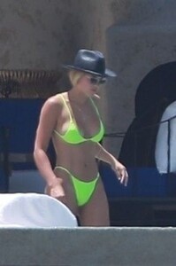 sofia-richie-in-neon-bikini-in-cabo-san-lucas-04-21-2019-5.jpg