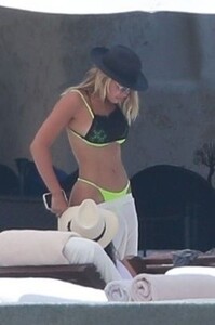 sofia-richie-in-neon-bikini-in-cabo-san-lucas-04-21-2019-8.jpg