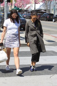 thandie-newton-shops-in-beverly-hills-04-01-2019-3.jpg