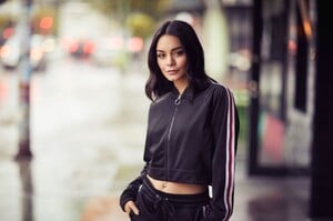 vanessa-hudgens-vanessa-hudgens-collection-x-avia-fitness-april-2019-5.thumb.jpg.b4b19d1e7f1760d944e0dffe3f7e0c45.jpg