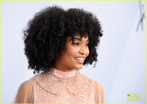 yara-shahidi-sag-awards-2019-01.jpg