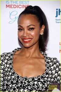 zoe-saldana-marco-erego-couple-up-jhpiego-gala-06.jpg