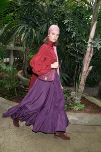 00002-Valentino-Resort-2020.thumb.jpg.8f3868a16e32677f2baaec02cb64e91e.jpg