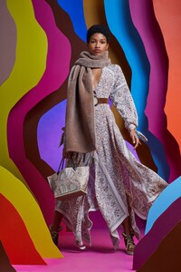 00010-Altuzarra-Resort-2020.thumb.jpg.f4afedca9ee53aabd78c9c11ecad1480.jpg