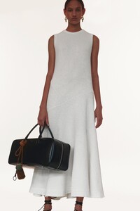 00011-jil-sander-resort-20.thumb.jpg.68a1385ad1a0e1efa2ece1d25ee1ff24.jpg