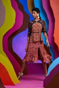 00012-Altuzarra-Resort-2020.thumb.jpg.955218e709fbb9d4d4948595ffe5f033.jpg