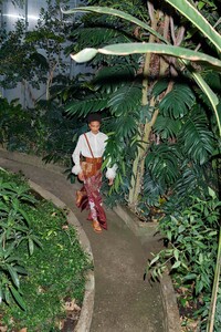 00015-Valentino-Resort-2020.thumb.jpg.c1f02b74be3cd1af348da0dc0c263b32.jpg