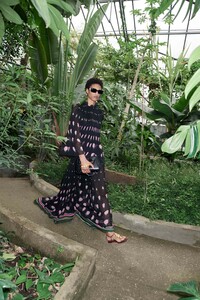 00015-Valentino-Resort-2020g.thumb.jpg.033b5616ec430784cc93c08b9feb5297.jpg