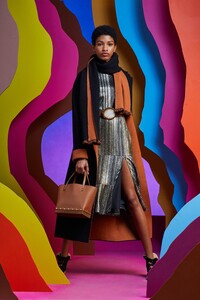 00019-Altuzarra-Resort-2020.thumb.jpg.4c49d097660c812b3253b402d97730e7.jpg