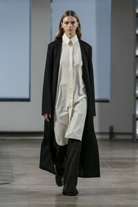 00020-The-Row-Fall-2019-ready-to-wear.thumb.jpg.93e9f208281b3aef582cda6206f44397.jpg