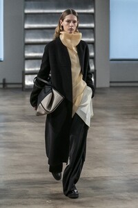 00022-The-Row-Fall-2019-ready-to-wear.thumb.jpg.f6a11a5d320fea83027fff7b164a71d0.jpg