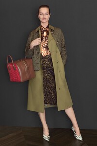 00025-BURBERRY-RESORT-2020-LONDON.jpg