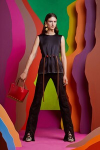 00027-Altuzarra-Resort-2020.thumb.jpg.2c20419987a4bb414eff06827668370c.jpg