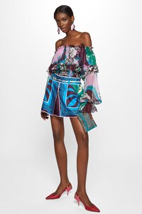 00031-emilio-pucci-resort-20.thumb.jpg.eda00e5d8d40522cf68941b8e3d1d7f8.jpg