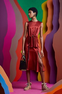 00032-Altuzarra-Resort-2020.thumb.jpg.c3b6ce50d6549c9d19336e8e95437800.jpg