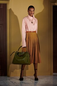 00033-fendi-resort-20.thumb.jpg.ca84644de0e1c0980c64c61d0b4f2b02.jpg