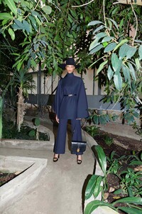 00035-Valentino-Resort-2020.thumb.jpg.ffb07606d49674cec437de8768552388.jpg