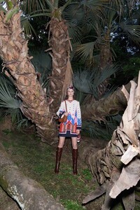 00042-Valentino-Resort-2020.thumb.jpg.1a7d716c8c7ddd9dac6f554e594f7d27.jpg