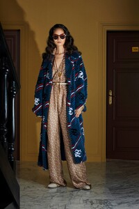 00045-fendi-resort-20.thumb.jpg.2d1420608e21268ecfb48ebe5d9f5674.jpg