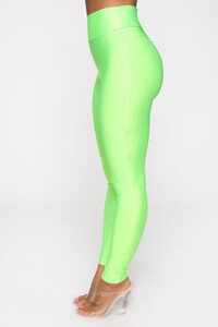 04-26-19_Studio_4_MS_10-49-35_58_NP5799N_NeonGreen_2225_JD.jpg
