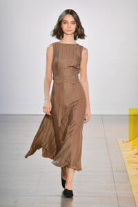 1003641075_NoonNoorRunwayFebruary2019NewYorkFashionzIvvGiSlVjxx.thumb.jpg.69457e1bc6e1de21676ae2316a119932.jpg