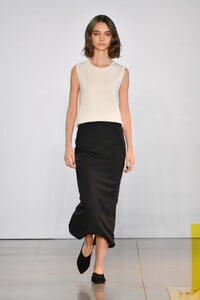 1004977510_NoonNoorRunwayFebruary2019NewYorkFashionCiRsYtlL3b0x.thumb.jpg.da40af0082873d099e0f61edca7233b1.jpg