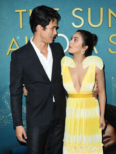 Camila+Mendes+World+Premiere+Warner+Bros+Sun+bbNAE6y08_Xx.jpg