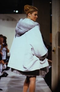 104083857_perry-ellis-fw-1990(1).thumb.jpg.bf67ab5553b4c0da1edfb00c5460ac87.jpg