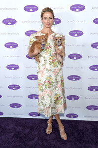 Carolyn+Murphy+Animal+Haven+Gala+2019+Arrivals+cZTnLiiRUlLx.jpg