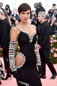 [1147436669] The 2019 Met Gala Celebrating Camp - Notes on Fashion - Arrivals.jpg