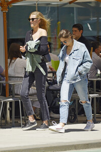 106855810_hqcelebcorner-16.jpg