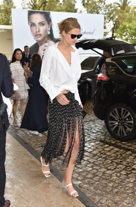 107421546_hqcelebcorner-2.jpg