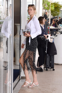 107421740_hqcelebcorner-34.jpg