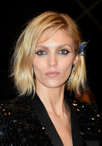 Anja+Rubik+Lux+Aeterna+Red+Carpet+72nd+Annual+3ojm9kYOaAkx.jpg