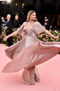 [1147440884] The 2019 Met Gala Celebrating Camp - Notes on Fashion - Arrivals.jpg