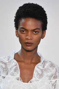 110101699_NoonNoorRunwayFebruary2019NewYorkFashionoZjteRfOoDLx.thumb.jpg.6f6b172c321530c8e82c08901e2d2b2d.jpg