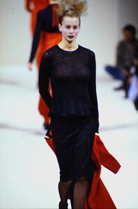 1112137928_betty-jackson-fw-1997(7).thumb.jpg.8bfc07ed576e344ce7856a31e8044db6.jpg