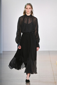 1121069311_NoonNoorRunwayFebruary2019NewYorkFashionaDoE8OGJXS9x.thumb.jpg.253a7a3cde3e6f1792310ca4479476a8.jpg