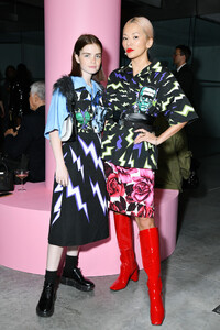 Tina+Leung+Prada+Resort+2020+Fashion+Show+QNchNDEjLb1x.jpg