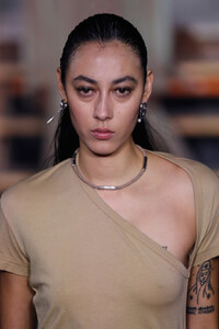 1140698384_JohnElliottRunwayFebruary2019NewYork5E2OCIt17cFx.thumb.jpg.139042769918afa9feb2d4a154eab073.jpg