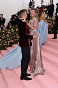 [1147433663] The 2019 Met Gala Celebrating Camp - Notes On Fashion - Arrivals.jpg