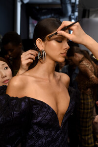 1157080657_LaquanSmithBackstageFebruary2019NewYorkAR5sX_L1Y_Lx.thumb.jpg.0d30f2c18ddaa90f5e55d7e01d2352d0.jpg