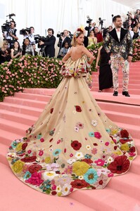 [1147423812] The 2019 Met Gala Celebrating Camp - Notes on Fashion - Arrivals.jpg