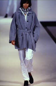 1185942438_betty-jackson-fw-1996(5).thumb.jpg.37885325b61e58979409d5ca46bbf3c3.jpg