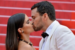 [b1aec5fee65b43ca87afc20bc80f4f68] Cannes Once Upon A Time In Hollywood Premiere JR.jpg