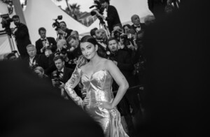 Aishwarya+Rai+Alternative+View+72nd+Annual+dGomNq8XMO5x.jpg